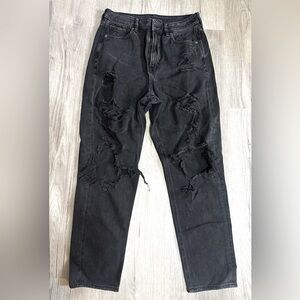 American Eagle Distressed Mom Jeans (8 Regular)
